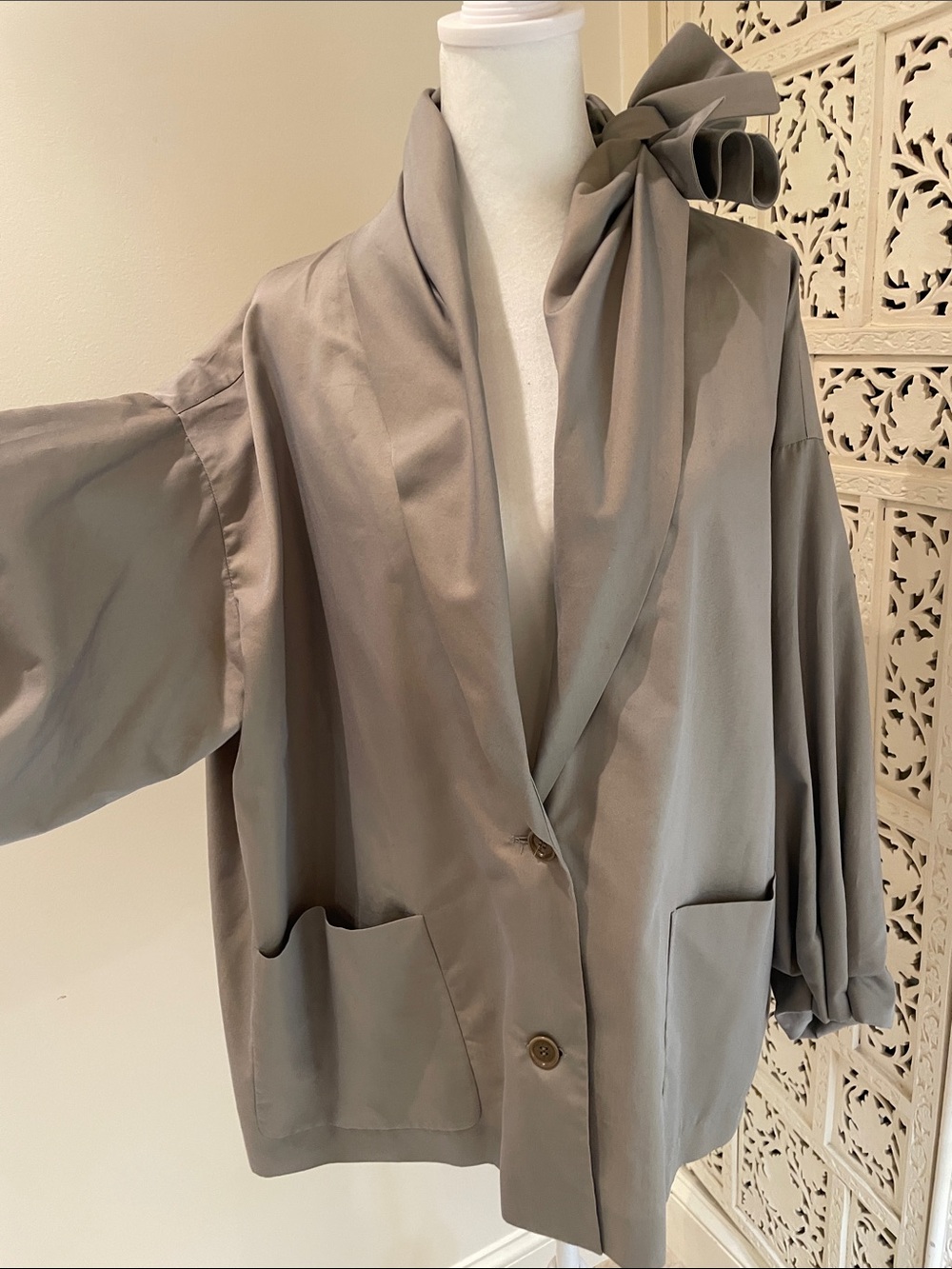 VINTAGE ROMEO GIGLI Women’s Oversized jacket with tie on the color in Light Gray